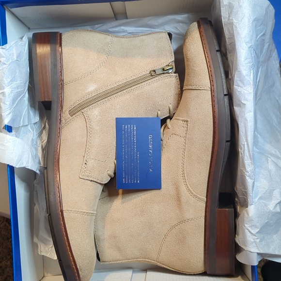NIB Men's Vince Camuto Suede Boot - Picture 1 of 12